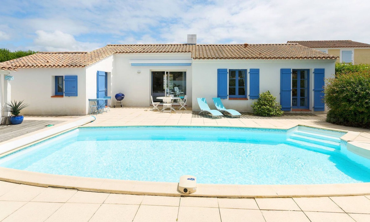 Saint-Jean-de-Monts Villa | Lush villa only 3.5km from the beach