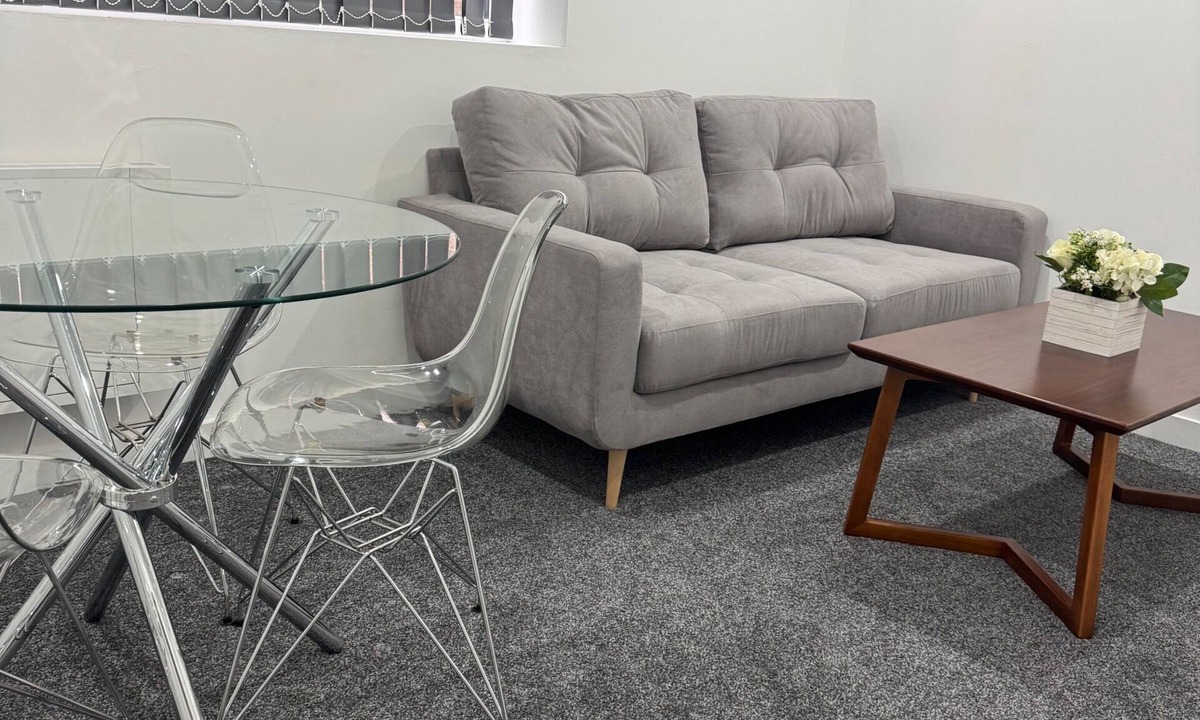 Luton Apartment | Luton town 1 Bed Flat - Sleeps 2 Wifi