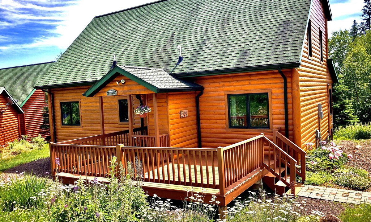 Lutsen Cabin | Lutsen Log Lodge! Ski, Hike, Swim & Bike, stay 3 for 2 through April