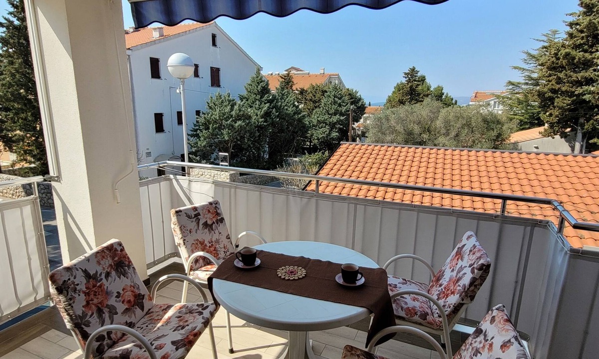 Punat Apartment | Luvano's Place - Principality of Zarijak, apartment 5 min form beaches