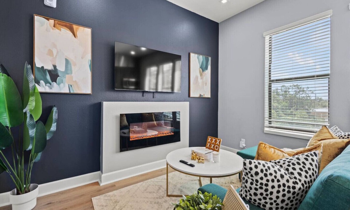 Cedars Apartment | Lux 1 BD 1 BA suite, near Downtown w Free Parking