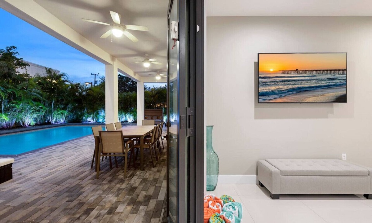 South Miami Villa | Lux 10 Bed&Bath Suite Villa w/Warm Pool & Game Rm