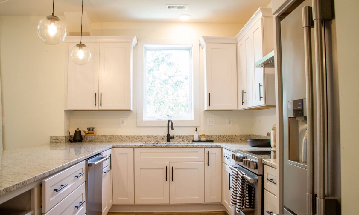 Batesville Apartment | Lux 2 Bed 2 Bath Apt | Dwtn Crozet (30 Nt Min)