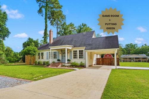 Highlands - Perkins House | Lux 4BR Home With Putting Green-Game Room-Fire Pit