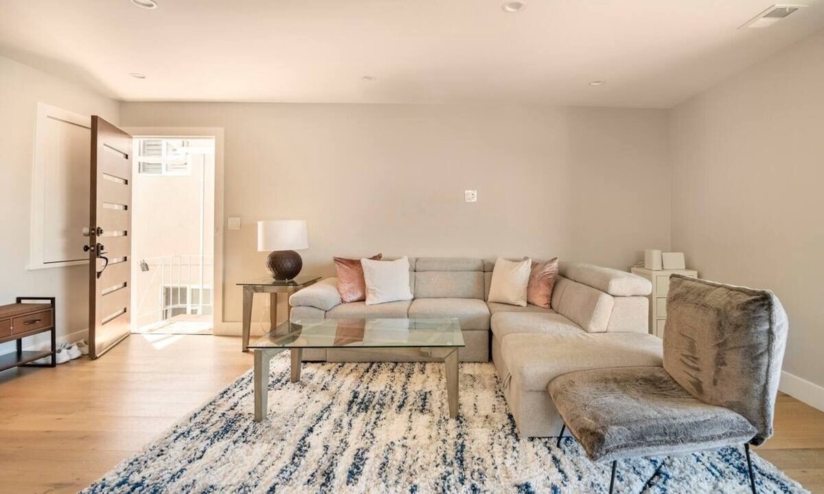 Southern Hills House | Lux Apartment on hill close to SF