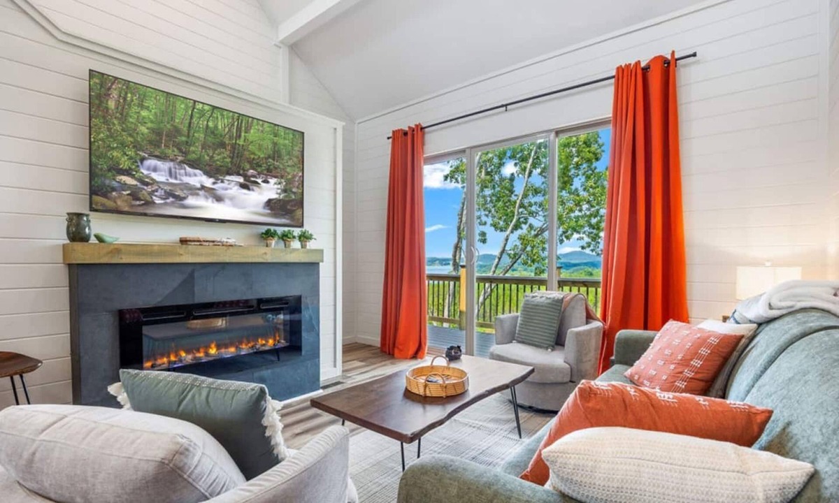 Sevierville Cabin | Lux Cabin | Lake Views, EV Charger, Game Room!