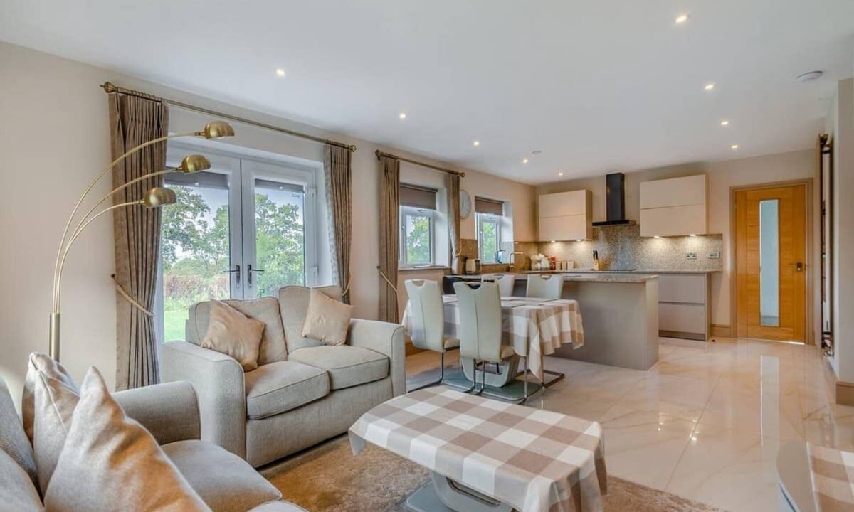 Blackburn House | Lux Cottage