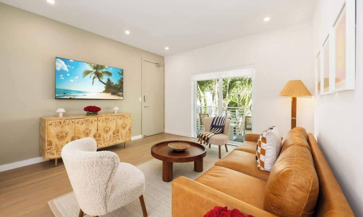 West Avenue Condo | Lux Designer Apt | 2BR/2BA in Heart of Miami Beach