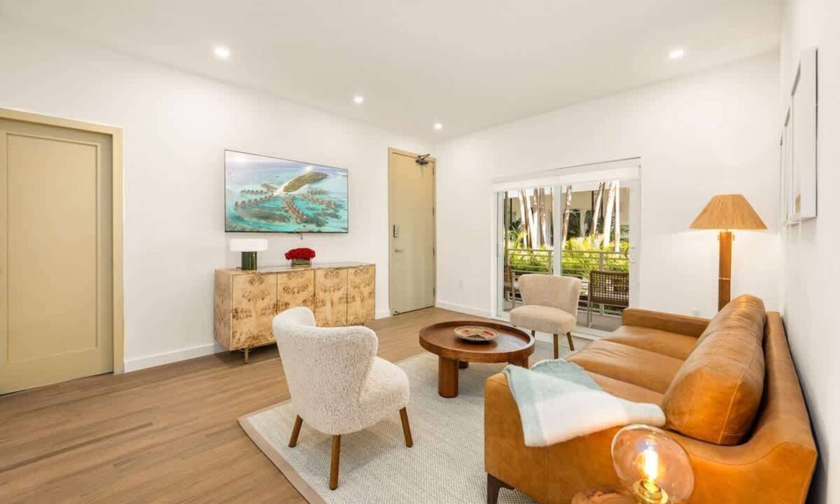 West Avenue Apartment | Lux Designer Apt 2BR/2BA in the Heart of MIA Beach