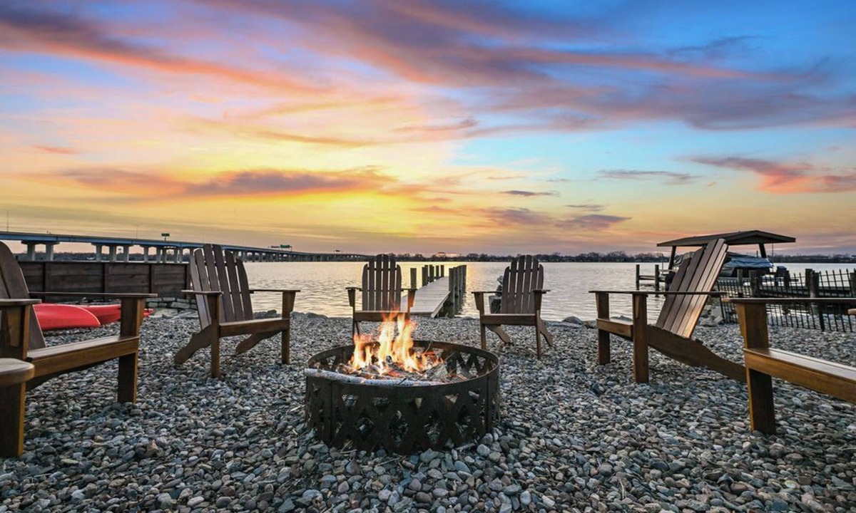 Butte Des Morts House | Lux Designer Lakefront Home with Views, Firepit, Dock, Kayaks, and up to 2 Dogs