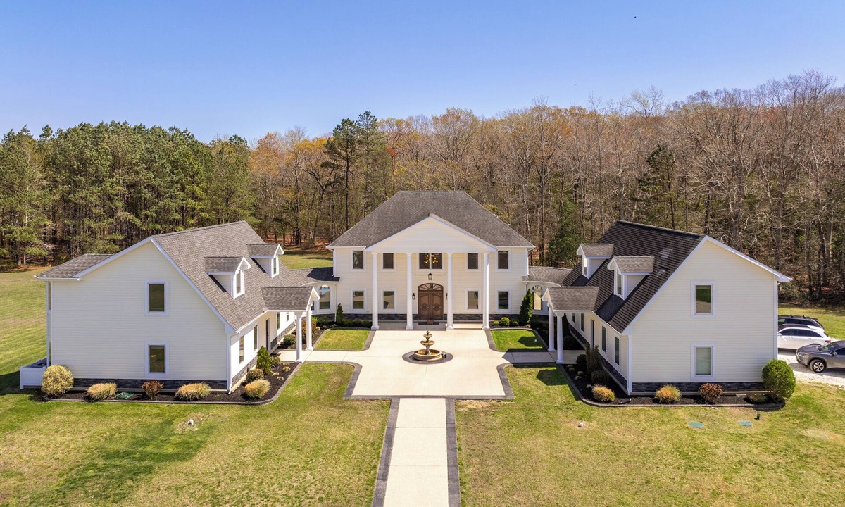 Ocean Pines House | Lux Farmhouse! Sleeps 17-Game Room-Gym-Fire Pit-BBQ