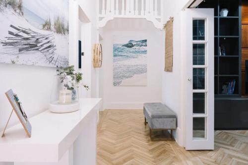 Glenelg South House | LUX Glenelg - Pool 4BD 3BA Sleeps 13