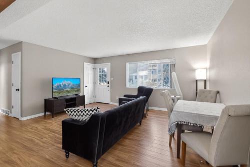 West Colorado Springs House | Lux Home MINS to UCHealth Medical Ctr & Parks