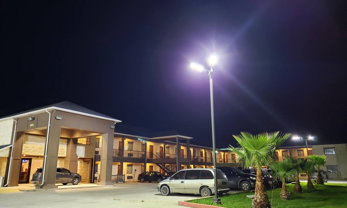 Three Rivers Hotel | Lux Inn and Suites
