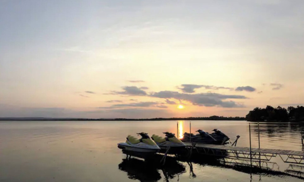 Golden Lake House | Lux Lakefront Home + 3 Rustic Cabins - Sleeps 20