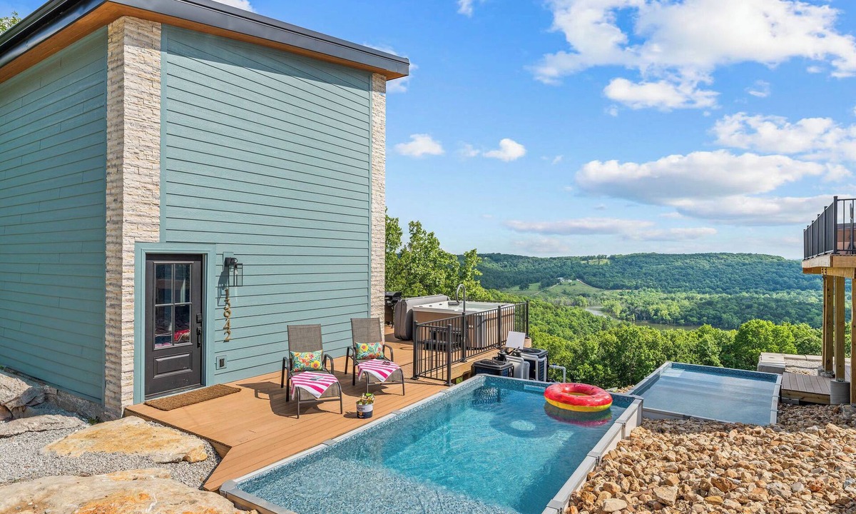 Omaha House | Lux Lakeview Table Rock Branson w/Pool & Hot Tub