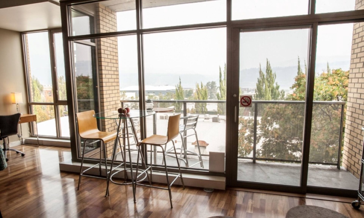 Hood River Apartment | Lux Loft - 1 Bedroom, 1.5 Bathrooms - Downtown Hood River Getaway