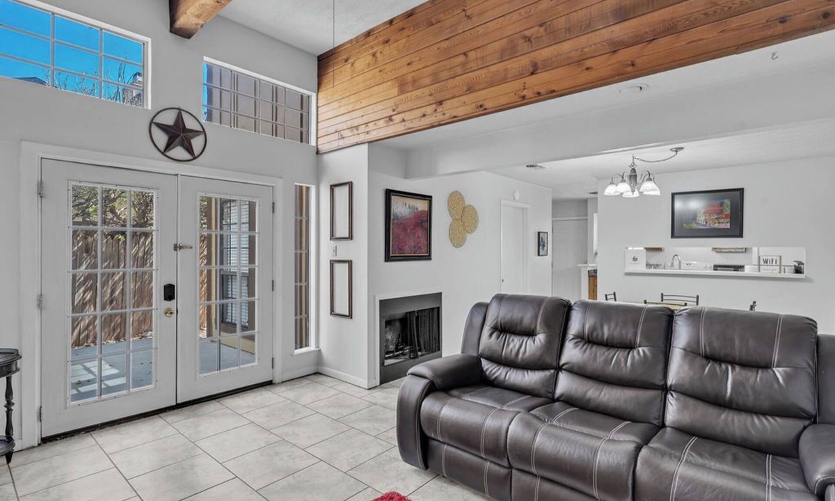 San Angelo House | Lux mins 2 Shannon South & Lake Nasworthy