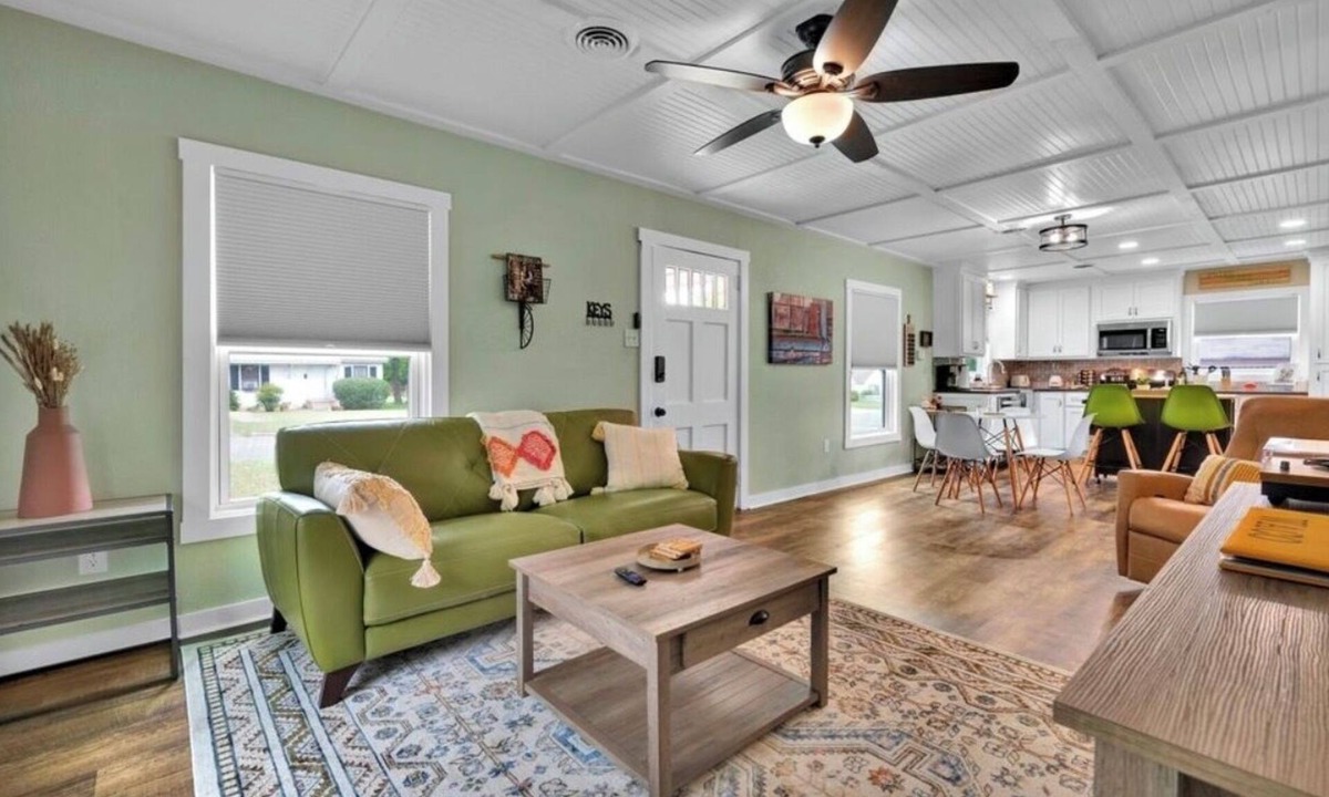 Waco House | Lux Mins To Baylor- BaylorWhite- W/Hot Tub