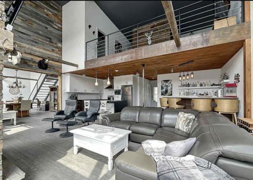 Saint-David-de-Falardeau Ski Chalet | LUX Monts-Valin