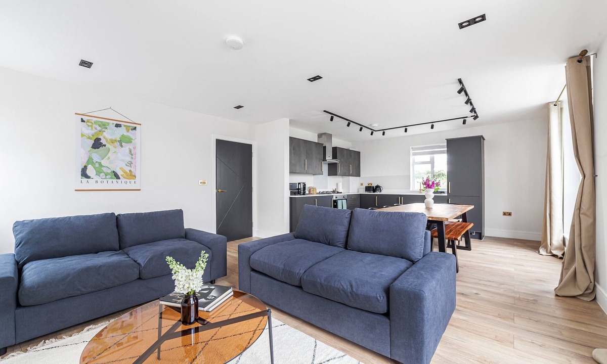 Barnhill Apartment | Lux penthouse w/view Wembley