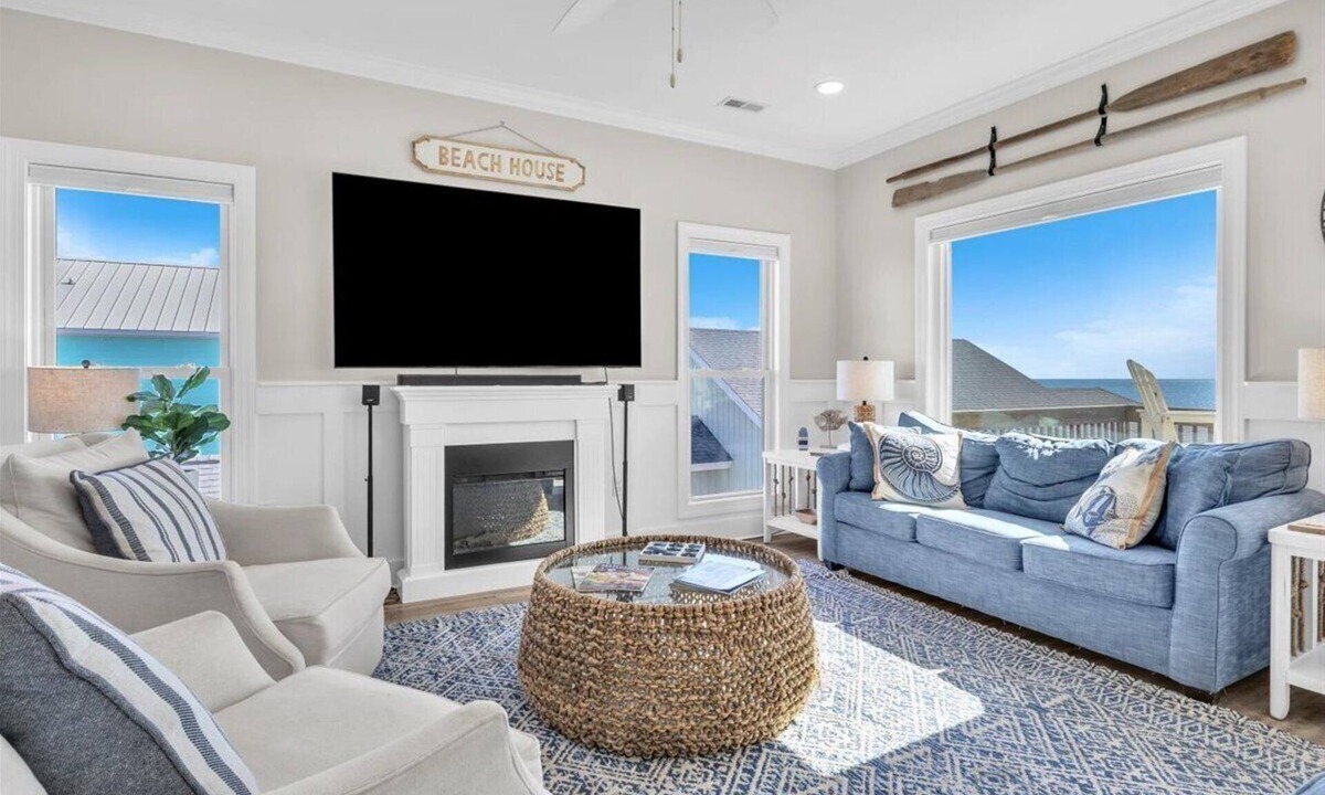 Surf City House | Lux Pet-Friendly Oceanfront Elevator and Hot Tub