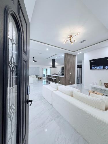 East Arlington House | Lux Private Home minutes from the Beach