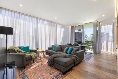 Kangaroo Point Apartment | Lux Style Spacious 1 Bed Apt, Pool , Parking
