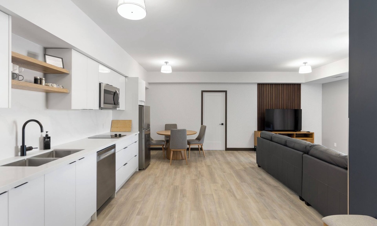 Thunder Bay Hotel | Lux Suites Extended Stay