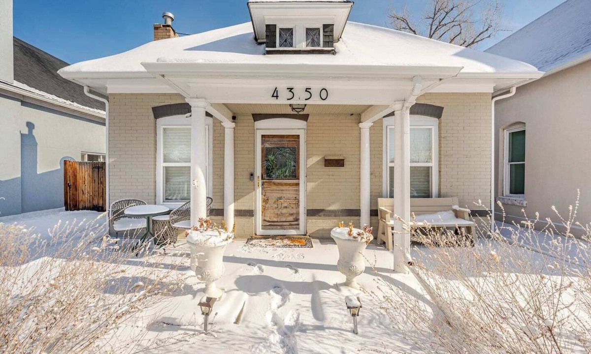 Sunnyside House | Lux Sunnyside 2B/2B Loaded w Creature Comforts
