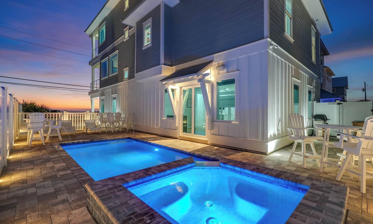 Bid-a-wee Beach House | LUX Teddy's Heaven: Beachfront | 6 Seater LSV | Pool/Hottub