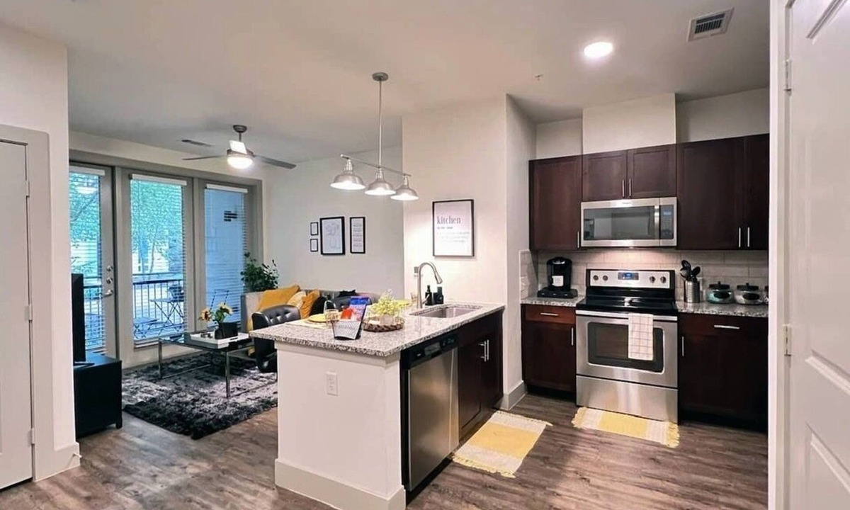 Addison Apartment | Luxe 1-bedroom Apartment with Resort Style Living