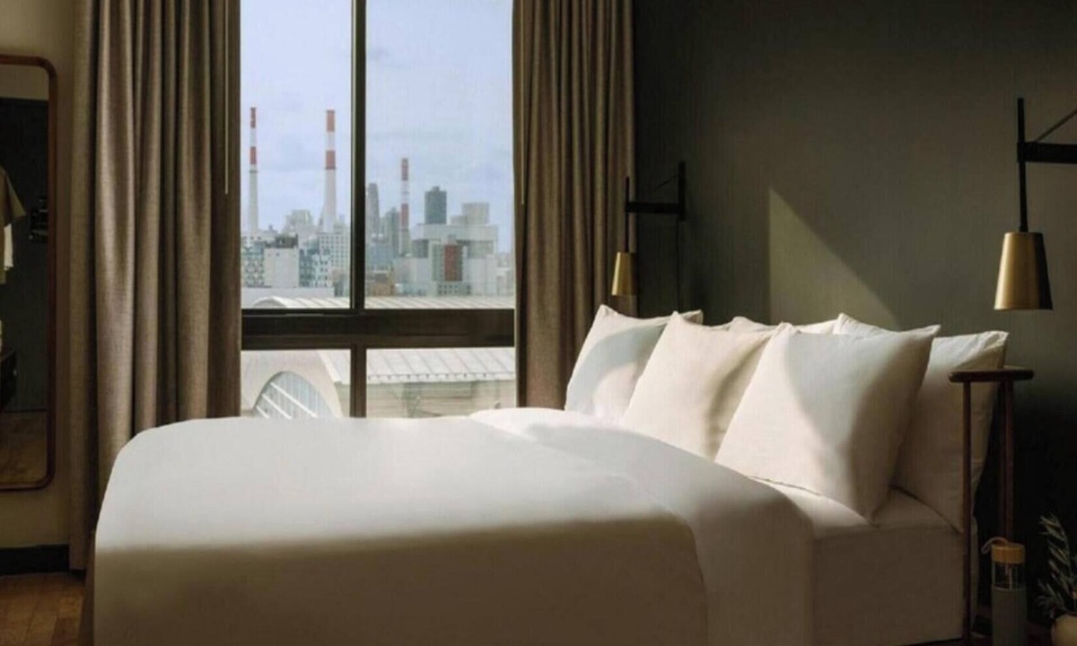 Queens Apartment | Luxe 1 Queen Bed | Balcony | Dutch Hotel