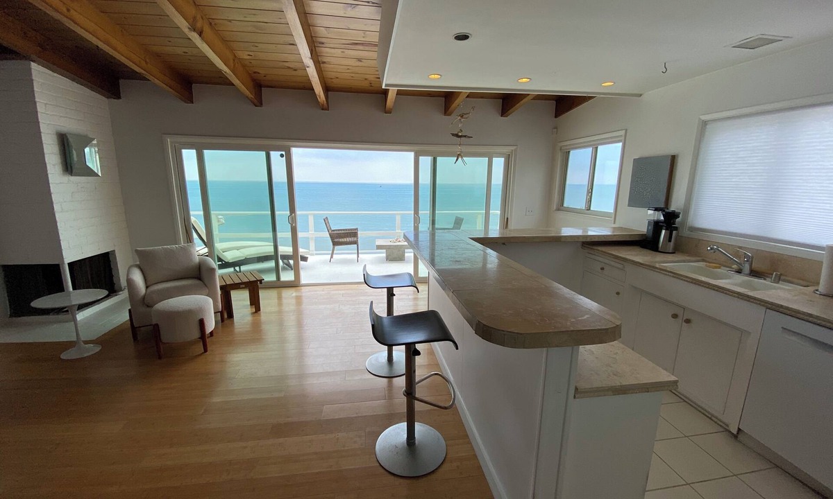Central Malibu Apartment | LUXE 2-bedroom Malibu apartment on the sand