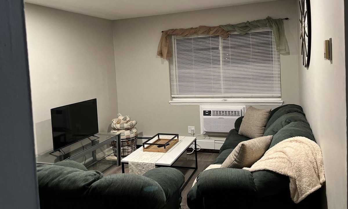 Tremont Apartment | ✨Luxe 2BR In Tremont✨ Minutes to Downtown & Cleveland Hopkins Airport