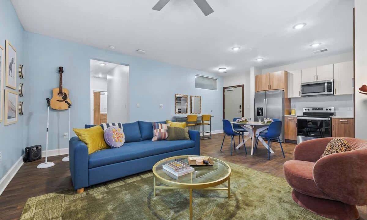 Eighth Avenue Apartment | Luxe 2BR w/Glam Station & Karaoke – Sleeps 8