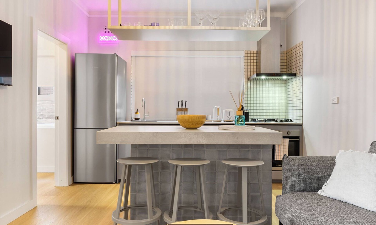 North Bondi Apartment | Luxe 2BR w/Smart TV Steps from Bondi Beach