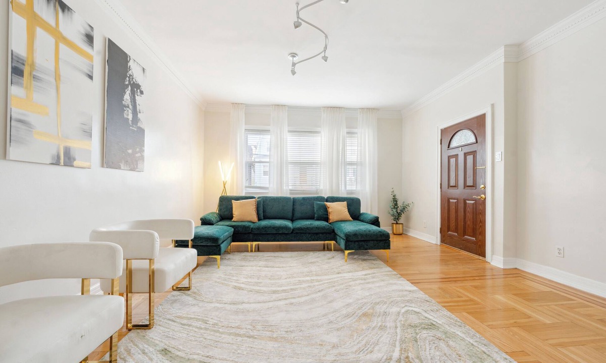 Southeast Yonkers Apartment | Luxe 3BR Oasis Minutes to Manhattan