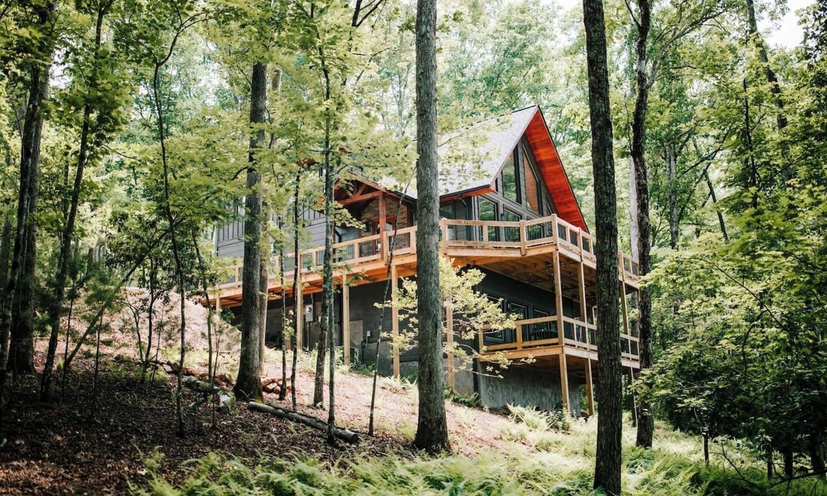 Cherry Log Cabin | Luxe 4BR Designer Cabin Hot Tub Views Fire