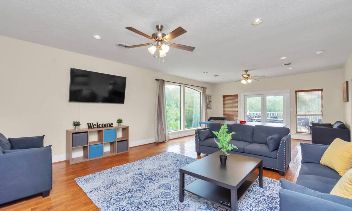 Lake Houston House | Luxe 6BR Lakehouse w/Fishing | Near IAH