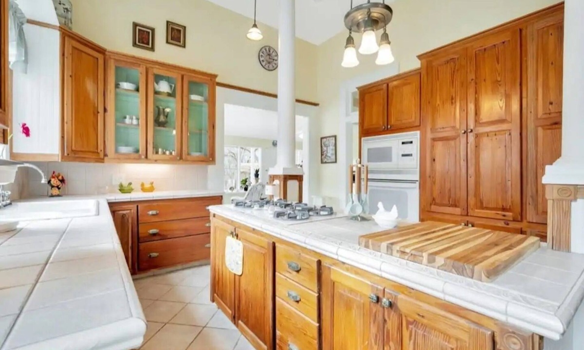 Hemphill House | Luxe Balcony Suite in Historic Hemphill Home!