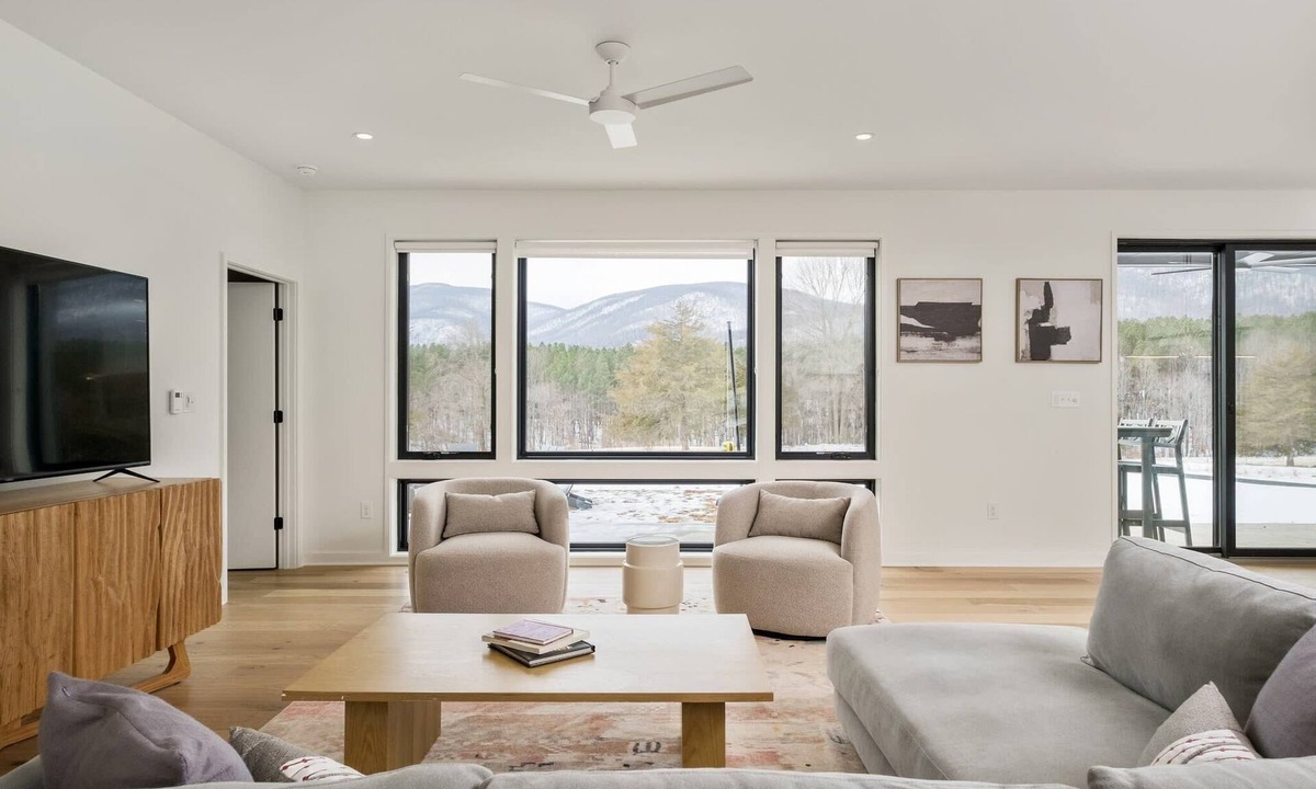 Afton House | Luxe Blue Ridge Retreat w/Hot Tub, EV Charger