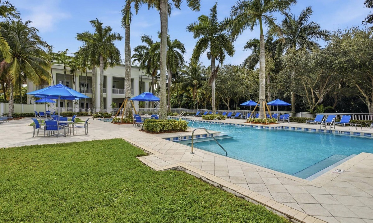 Doral Apartment | Luxe Doral Resort Suite with Pool