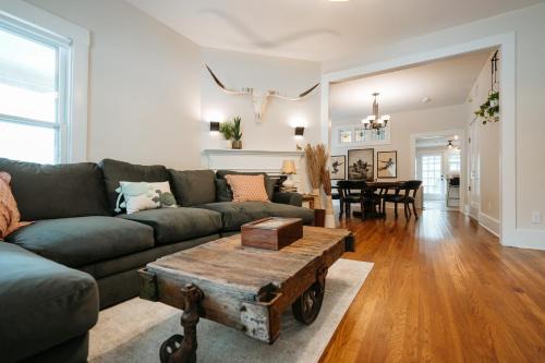 Old East Dallas House | Luxe Farmhouse near Deep Ellum & Bishop Arts