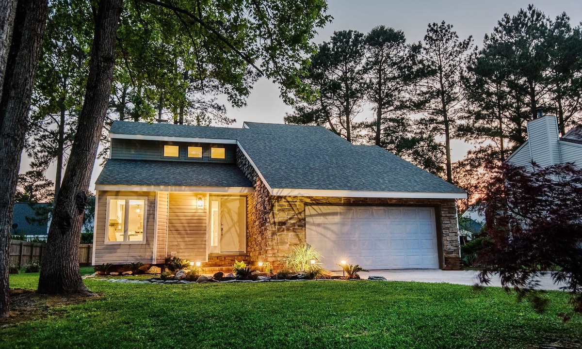 Havelock House | Luxe Havelock Stay - Very Clean - Near MCAS Cherry Point - Cabana + Fire Pit