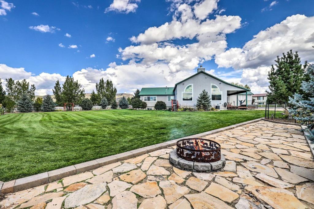 Park City House | Luxe Heber City Cabin + Hot Tub & Guest House