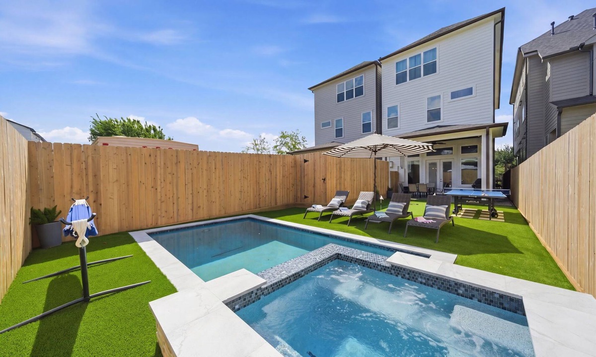 Shady Acres House | Luxe Heights Retreat With Heated Pool/Spa, Elevator, King En-suites And Theater