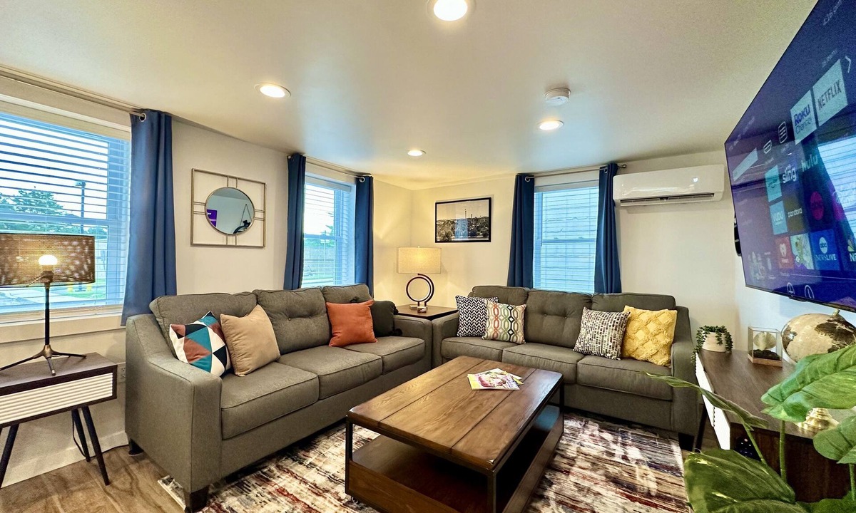 Hummelstown Cottage | {Luxe} Hershey Cottage + Firepit & Pac Man 5 Min To Hershey