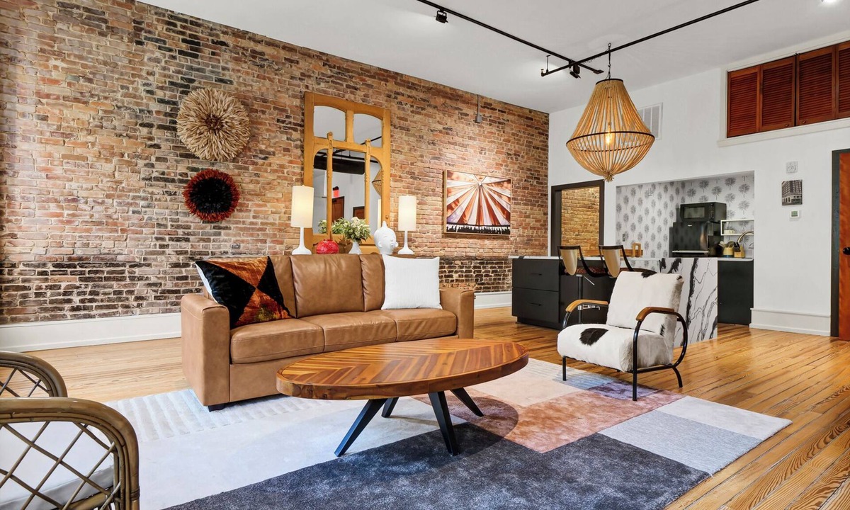Downtown Wilmington Condo | Luxe Historic 2BR/1BA Suite Steps from Wilmington Riverwalk