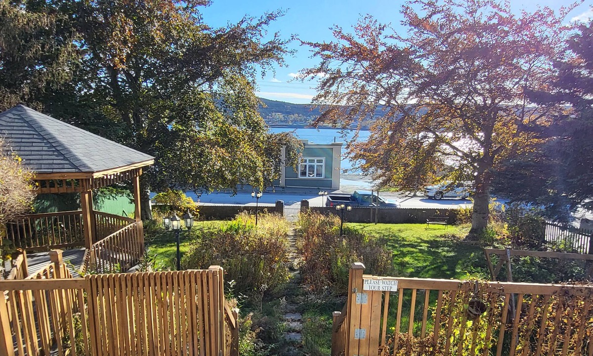 Carbonear Apartment | Luxe Hometel